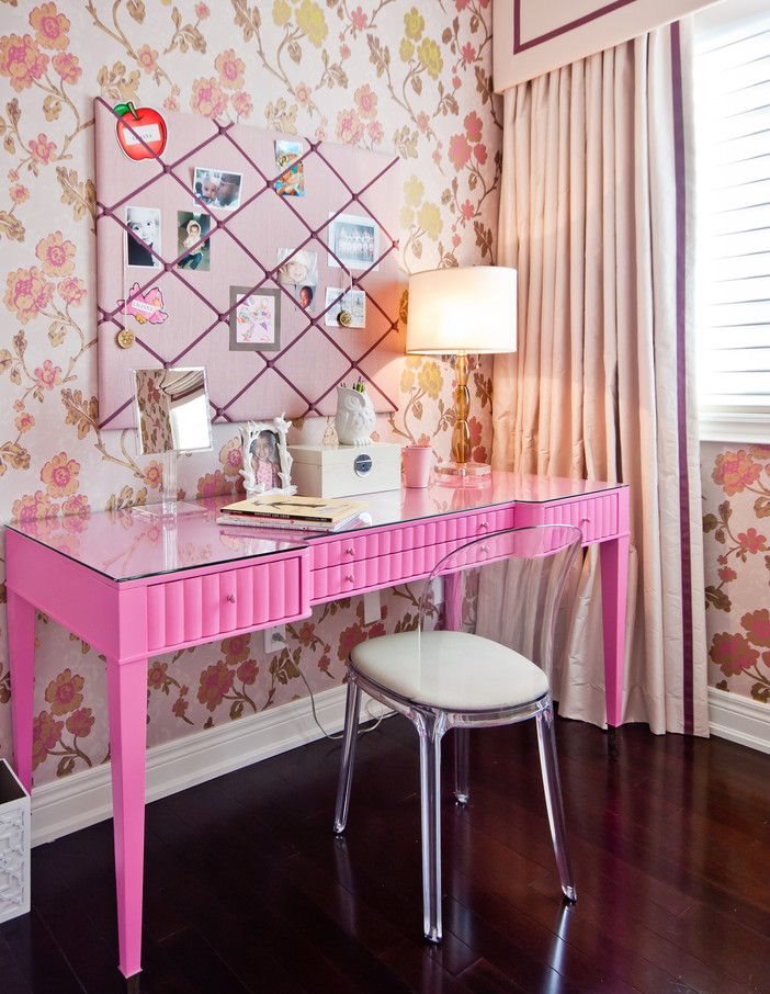 โต๊ะเครื่องแป้งสีชมพูขนาดกะทัดรัดสำหรับเด็กผู้หญิง