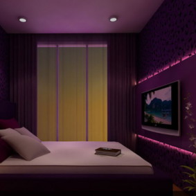 fialové zobrazení fotografií z ložnice