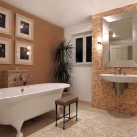 ציורים מודולריים בעיצוב חדר האמבטיה