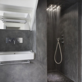 Minimalistische grijze badkamer