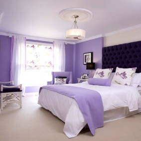 violetas guļamistabas interjera dekoru idejas