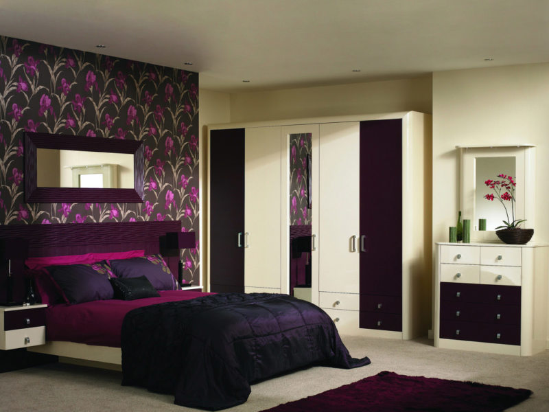 purpurinės miegamojo dizaino idėjos