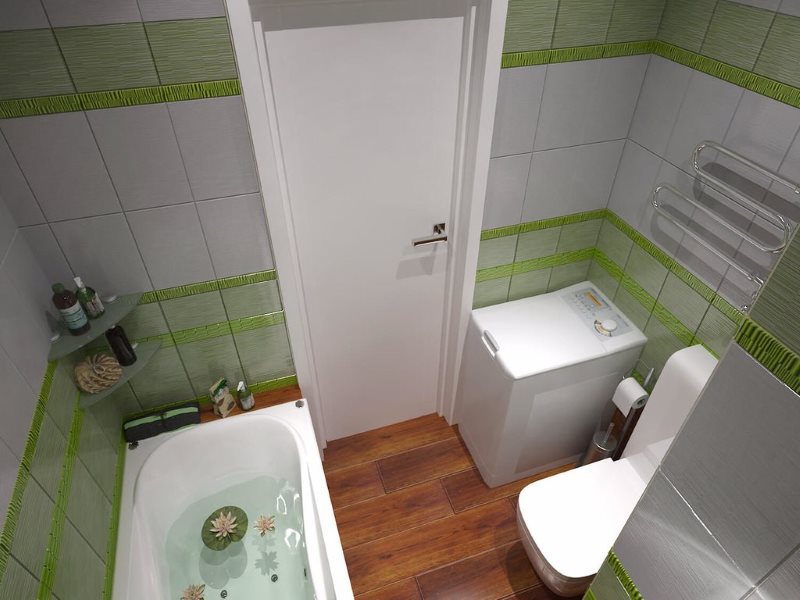רצפת עץ חומה בחדר אמבטיה קטן