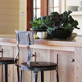 baro kėdės, skirtos virtuvės interjero idėjoms