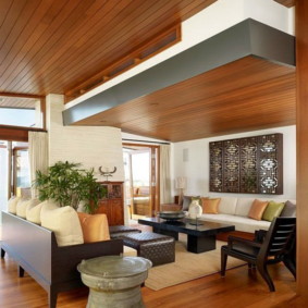 Wooden ceiling in the kitchen-living room