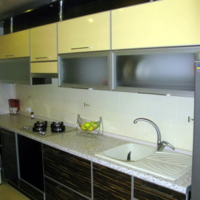 Complete kitchen with plastic facades