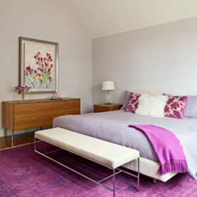 decoració fotogràfica del dormitori lila