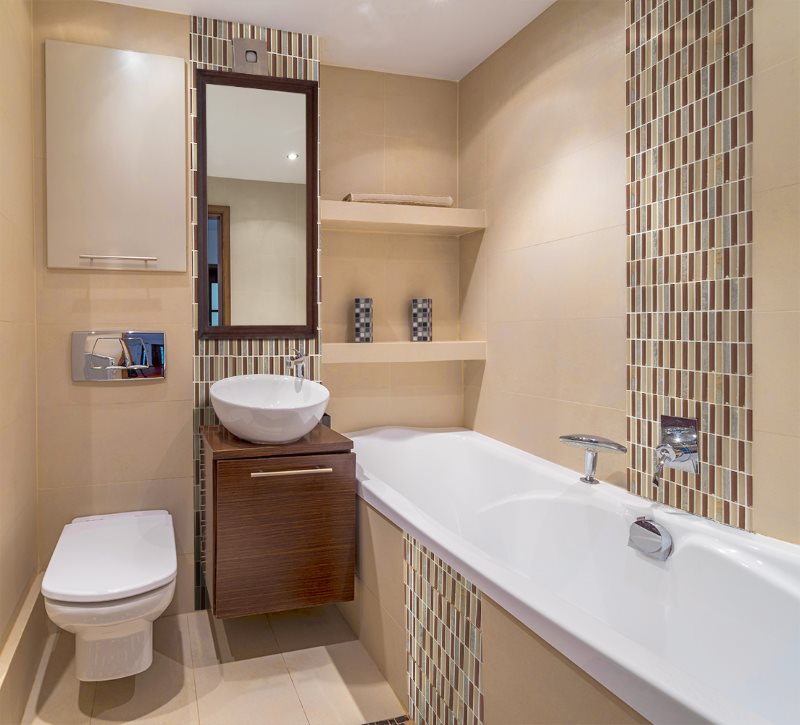 תכנון חדר אמבטיה בחרושצ'וב לאחר שילוב עם שירותים