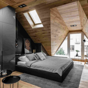 תמונה בעיצוב חדר שינה בעליית גג