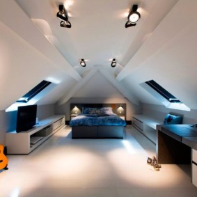 תמונה לרעיונות לחדר שינה בעליית הגג