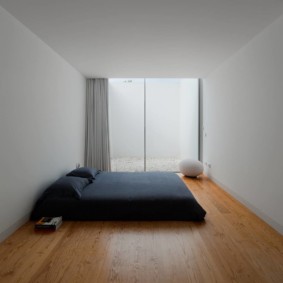 minimālisma stila guļamistabas foto iespējas