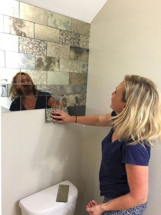 ديكور بلاط الحائط مرآة على المرحاض