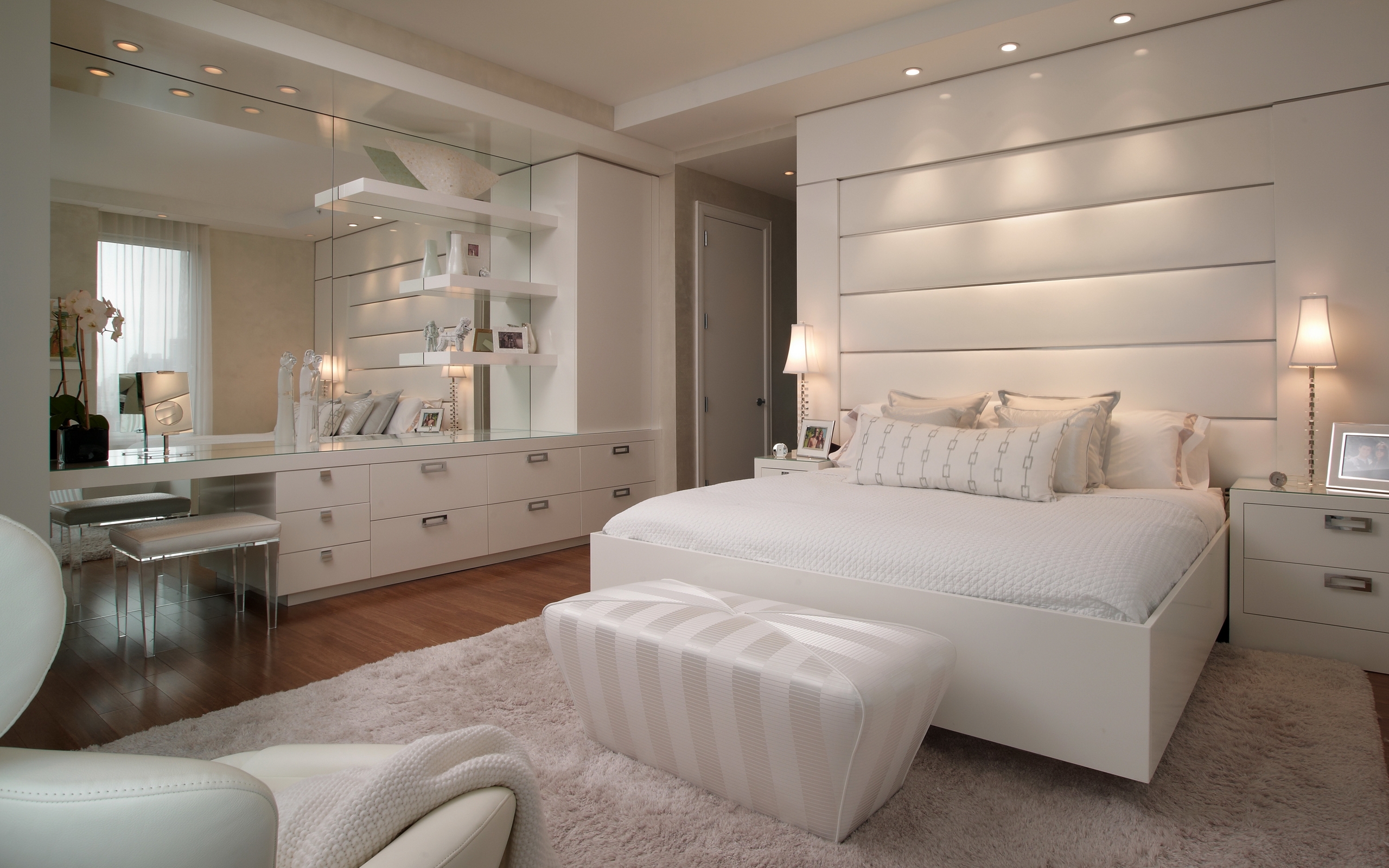 bijela spavaća soba