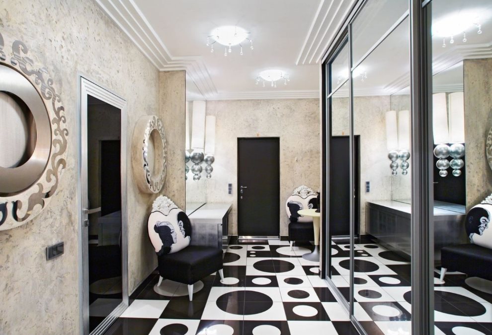 Svart og hvitt gulv i en hall i art deco-stil