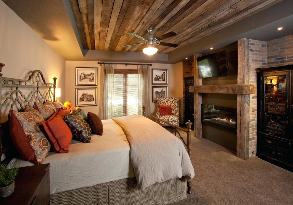 Înveliți tavanul dormitorului cu scânduri de pin