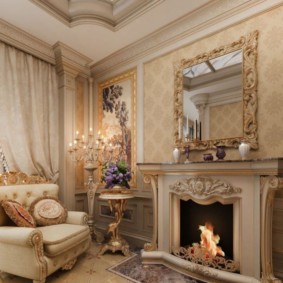 غرفة معيشة كلاسيكية مع مدفأة في منزل خاص