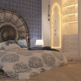الداخلية الأنيقة لغرفة نوم عربية حقيقية