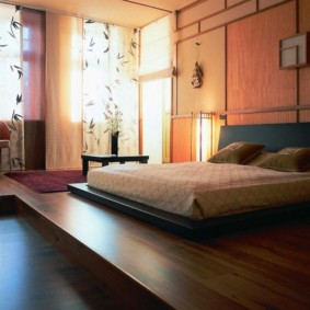 interno camera da letto con decorazione fotografica feng shui