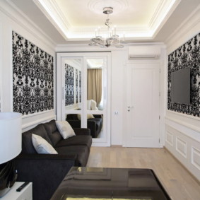 مزيج من ورق الجدران في تصميم غرفة المعيشة الصورة