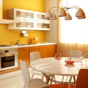 krāsa virtuves interjera idejām