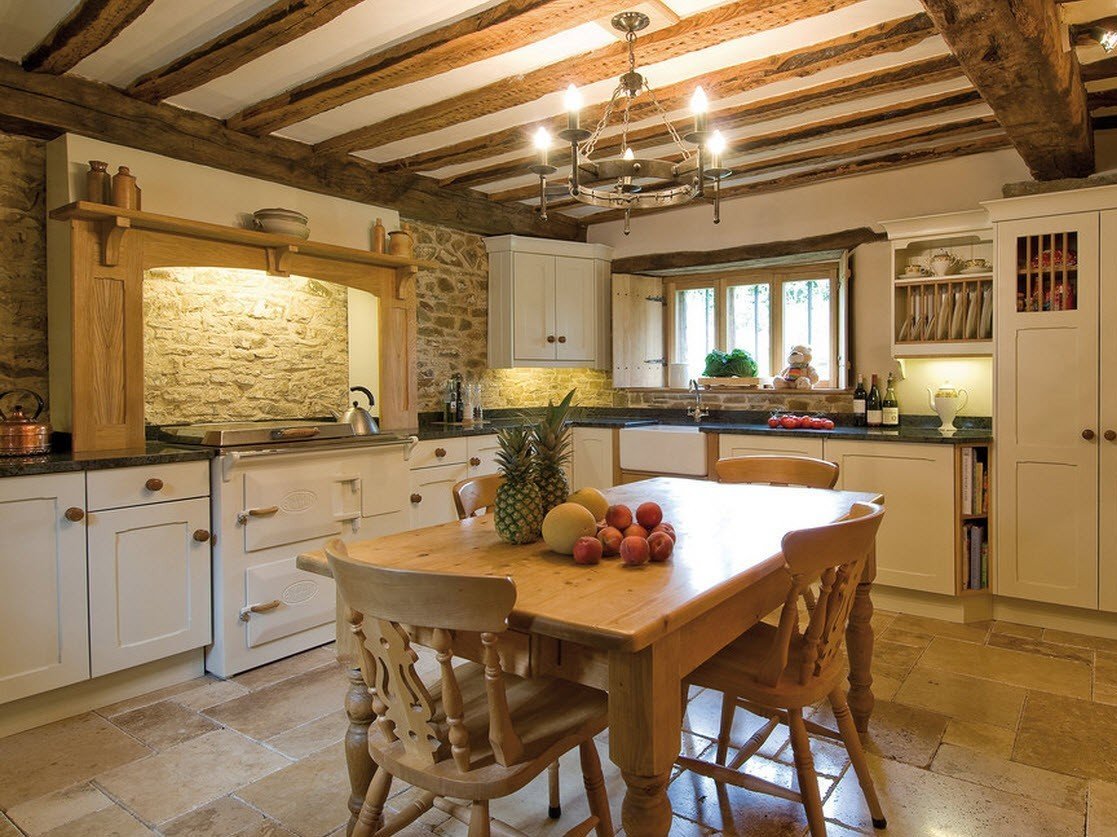 Küche in einem Landhausinnenraumfoto