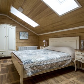 עיצוב חדר שינה בעליית גג בגודל 12 מ