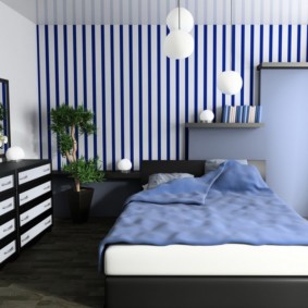 ห้องนอนในรูปถ่ายสีฟ้า