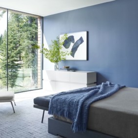 ห้องนอนในแนวคิดการตกแต่งสีฟ้า