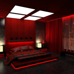 sarkans guļamistabas interjers