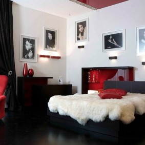 sarkans guļamistabas interjera foto