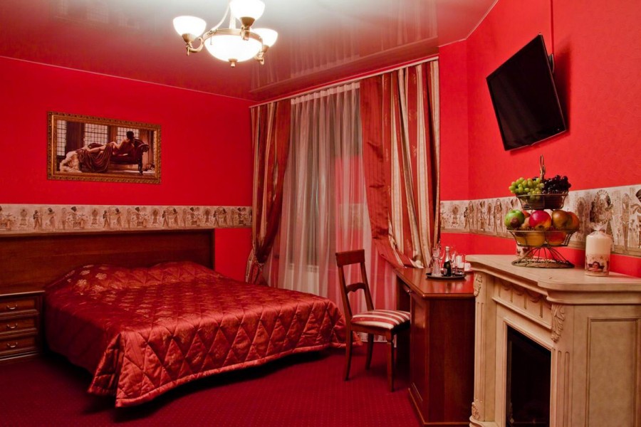 sarkano guļamistabu veidu foto