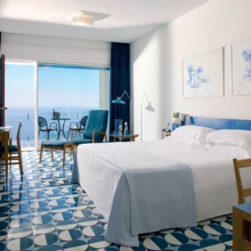 camera da letto con idee decorative blu