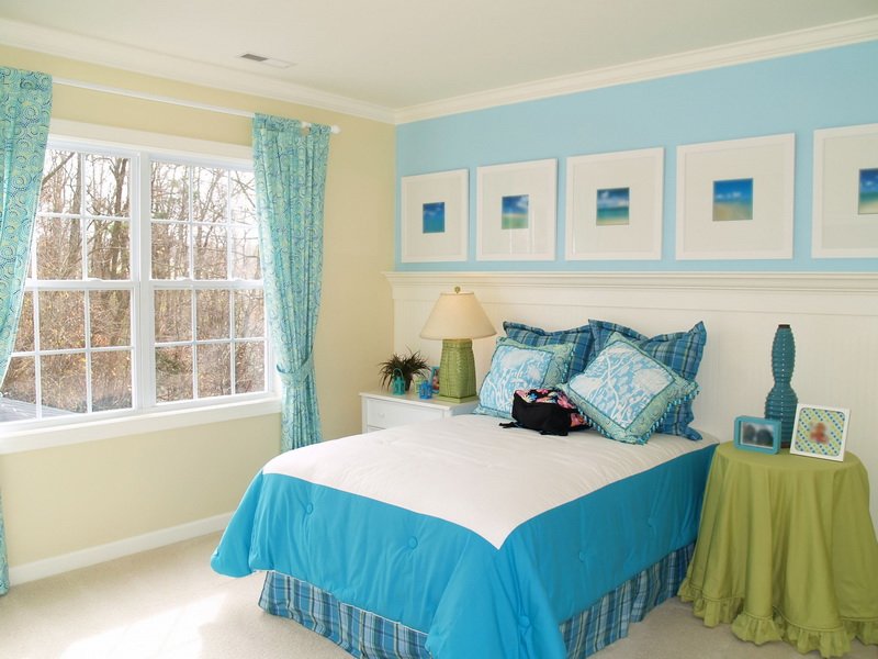 ห้องนอนในแนวคิดการออกแบบสีฟ้า