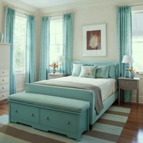ห้องนอนในแนวคิดการออกแบบตกแต่งภายในสีฟ้า