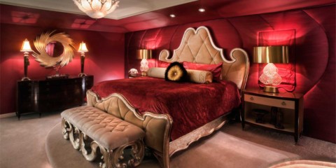 תמונה אדומה לחדר שינה