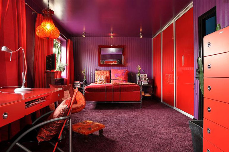 sarkana guļamistaba