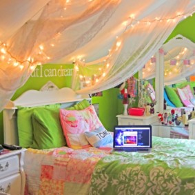 صورة غرفة نوم خضراء الداخلية