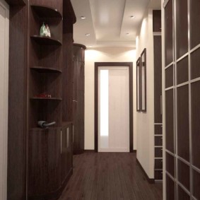 מסדרון צר וארוך בתצלום עיצוב הדירה