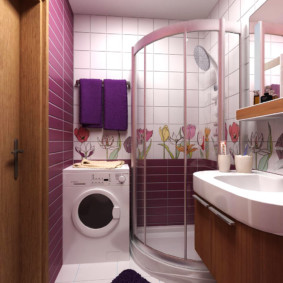 Place pour une machine à laver dans une petite salle de bain
