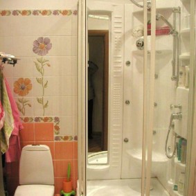 Corner shower with hydromassage