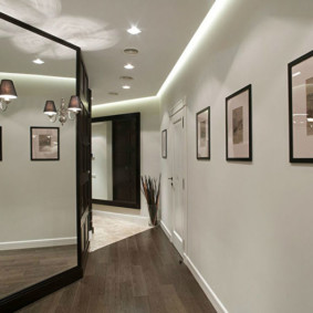 couloir avec plafond en plaques de plâtre types de photos