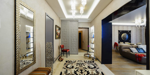 couloir avec plafond en placoplâtre