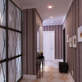 wallpaper in the large hallway decor ideas