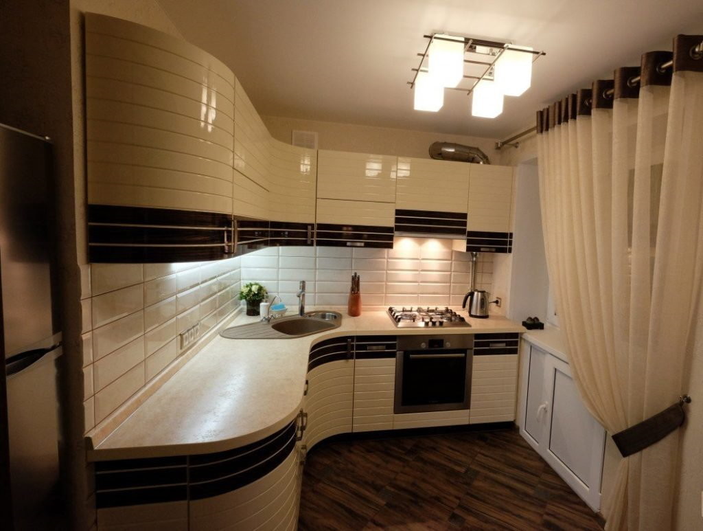مثال على إضاءة المطبخ في غرفة واحدة من خروتشوف