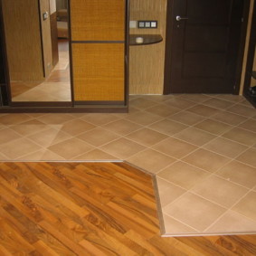 combination of tiles and laminate in the hallway ideas ideas