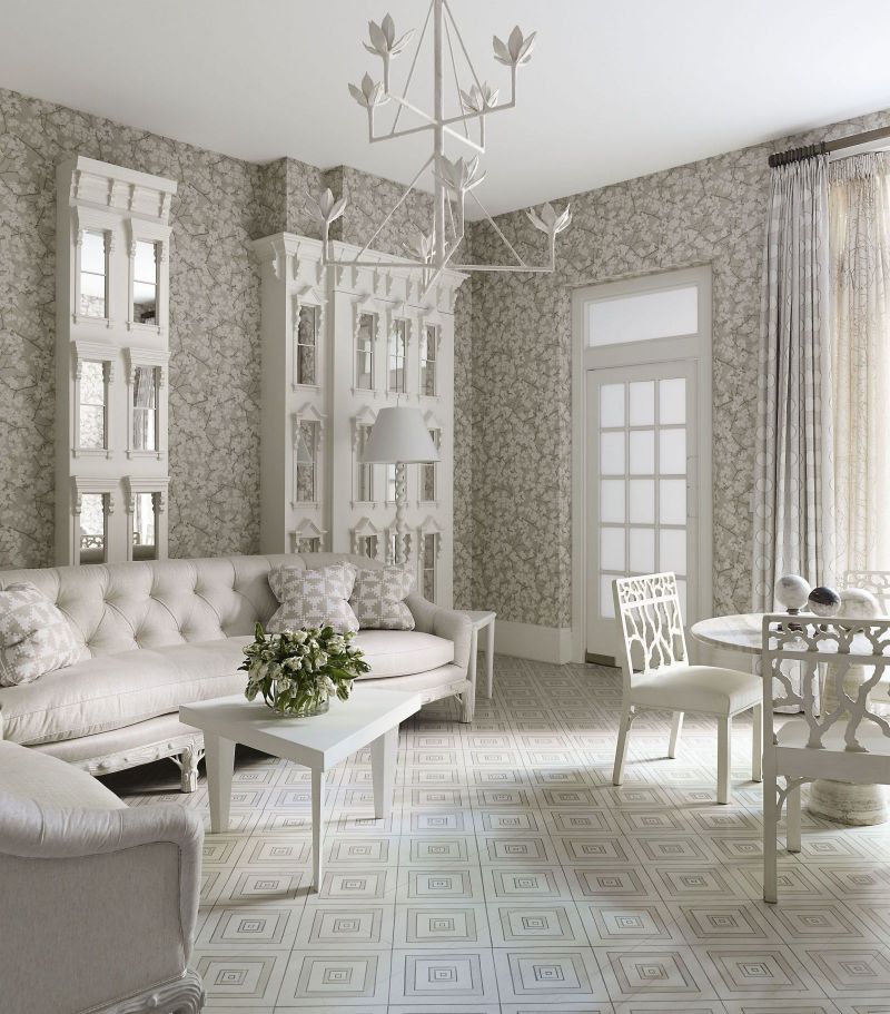 Interieur van een klassieke woonkamer in wit