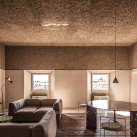 Textured ceiling with transition to the walls