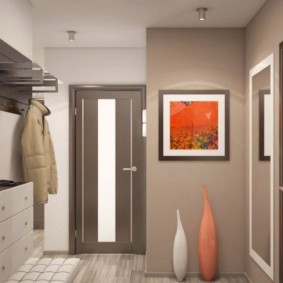 Proiectarea unei holuri de intrare într-un apartament cu două camere