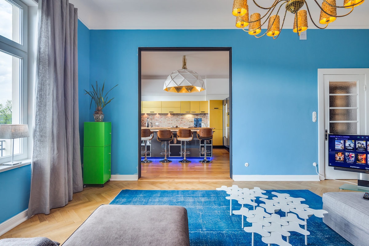 living room in blue tones decor