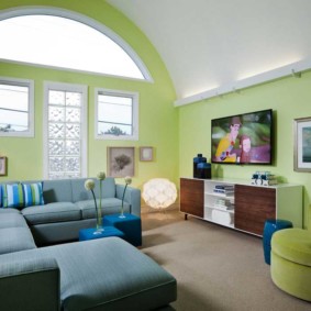 phòng khách màu xanh lá cây của thiết kế